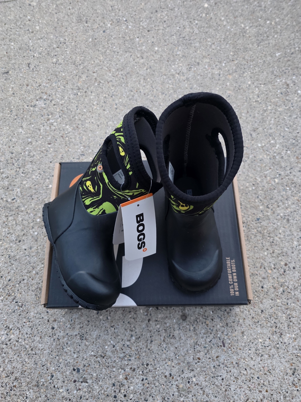 Bogs Kids Black and Neon Green Waterproof  Boots Boys 8k